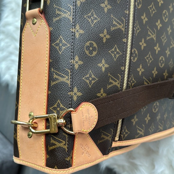 LOUIS VUITTON
Monogram Canvas Garment Carrier Bag. Made in France. - Picture 3 of 16